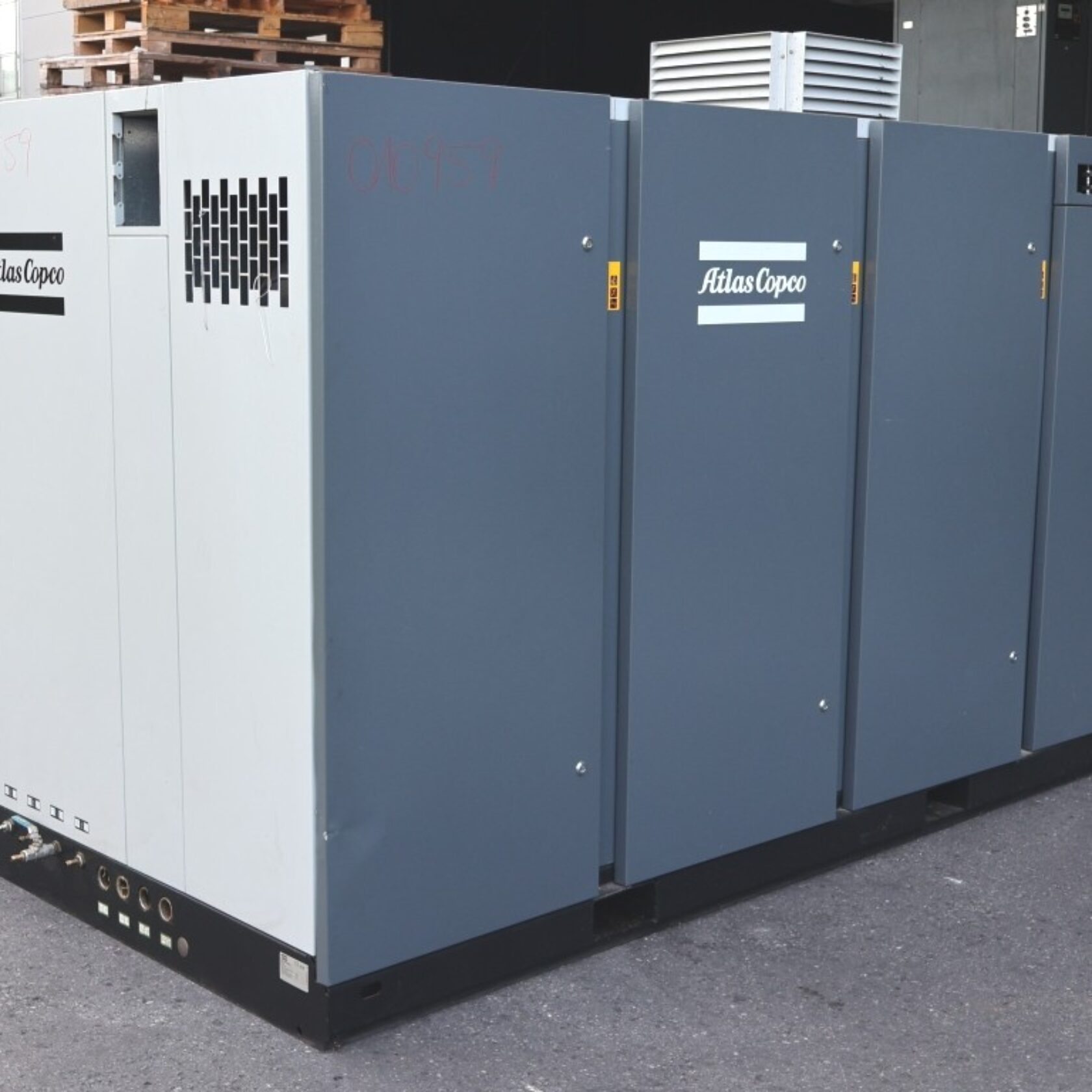 010959 Atlas Copco GA 132 VSD W GA132VSDW 03